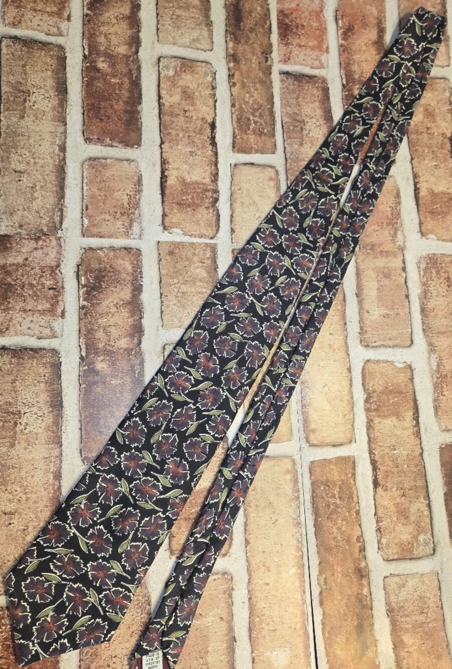 Men's Black Floral Silk Tie Made By HAGGAR GALLERY- Classic Pattern
